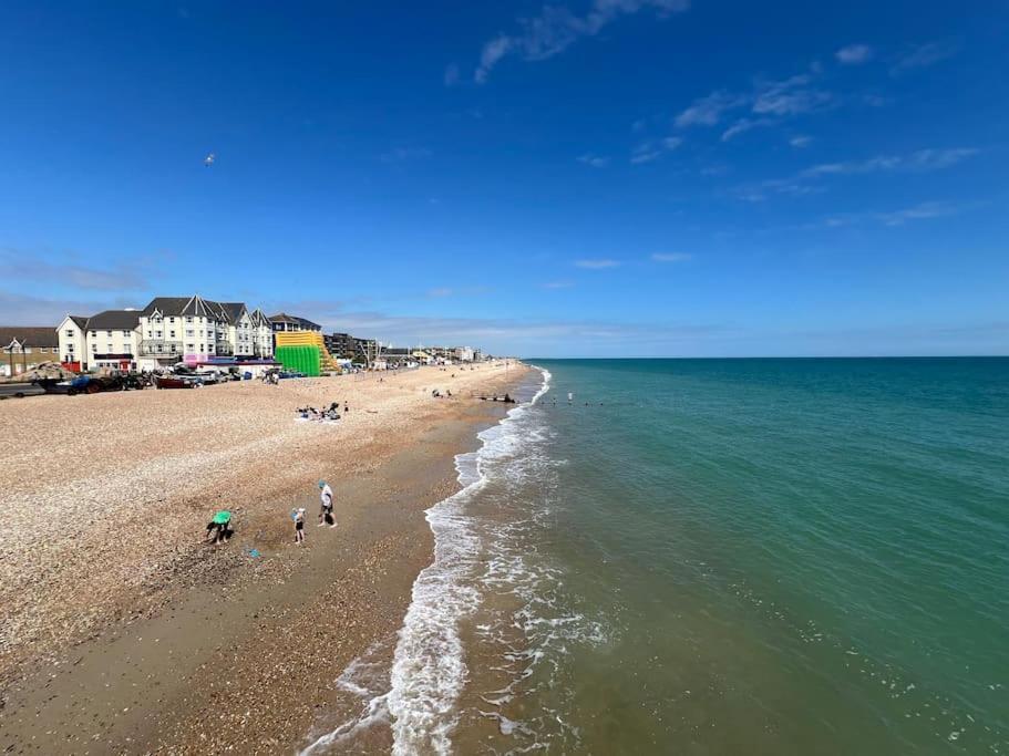 Luxury Georgian Home, Hot Tub, Sea View, Private Garden, Sleeps 6 Bognor Regis Exterior foto
