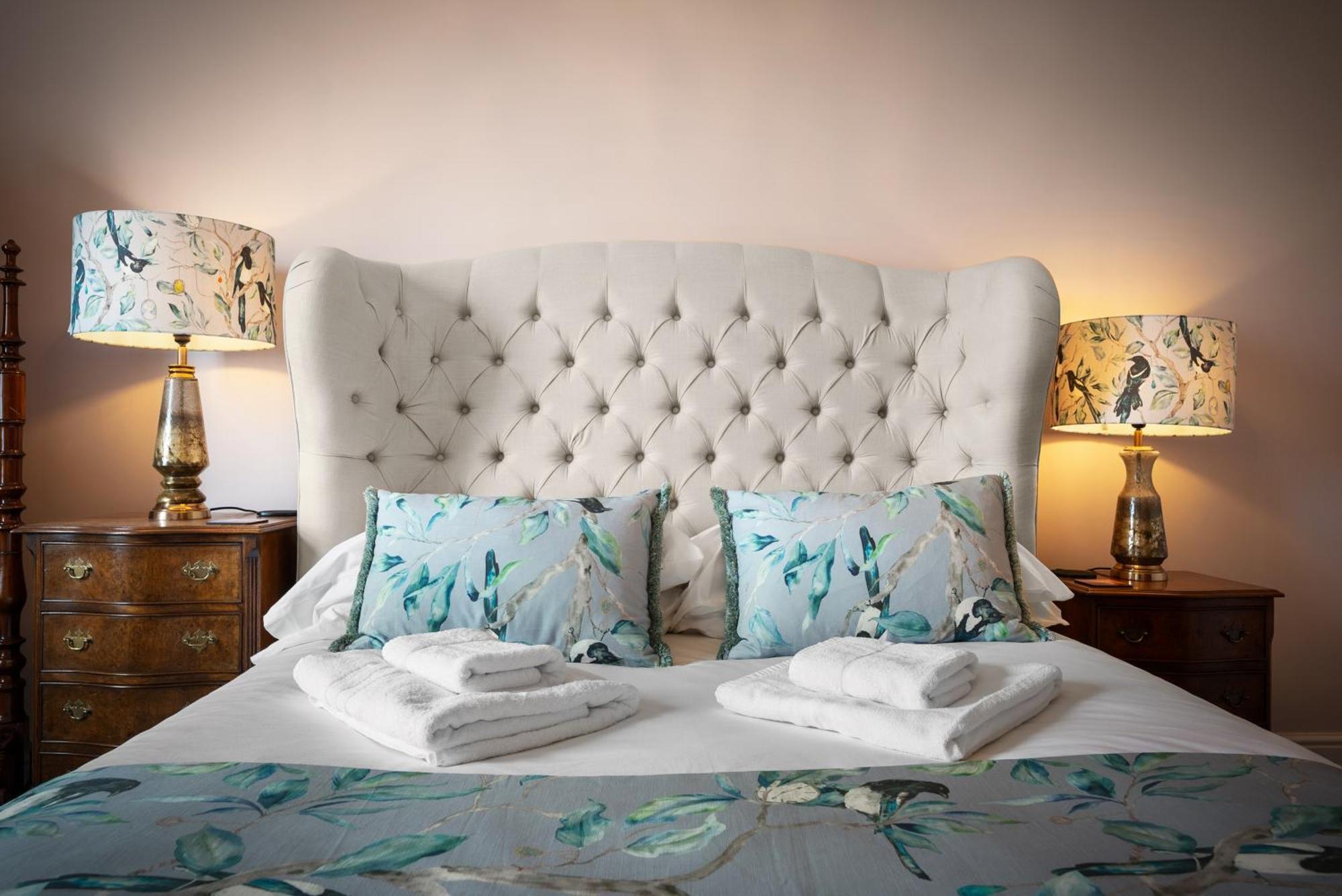 Luxury Georgian Home, Hot Tub, Sea View, Private Garden, Sleeps 6 Bognor Regis Exterior foto