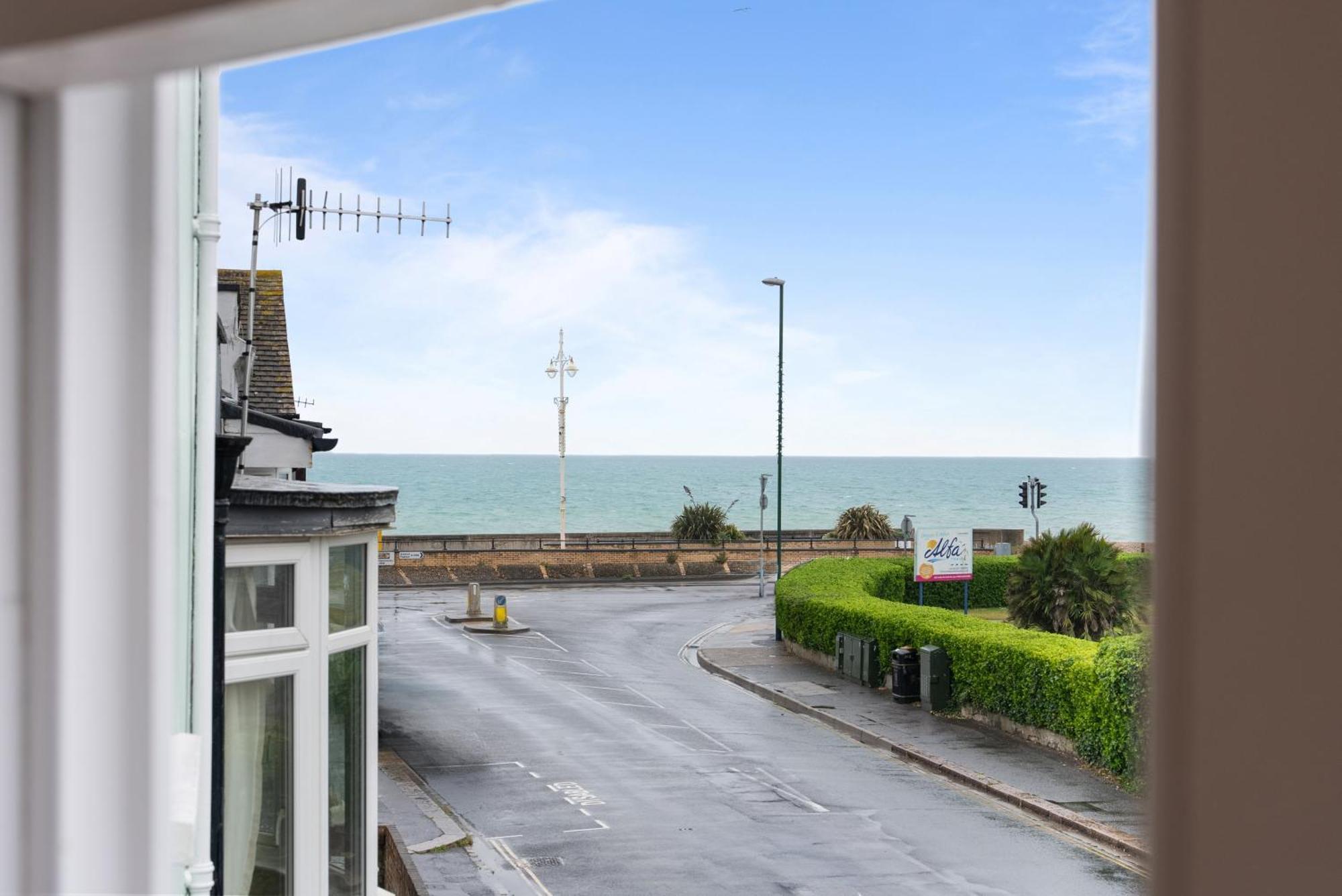 Luxury Georgian Home, Hot Tub, Sea View, Private Garden, Sleeps 6 Bognor Regis Exterior foto