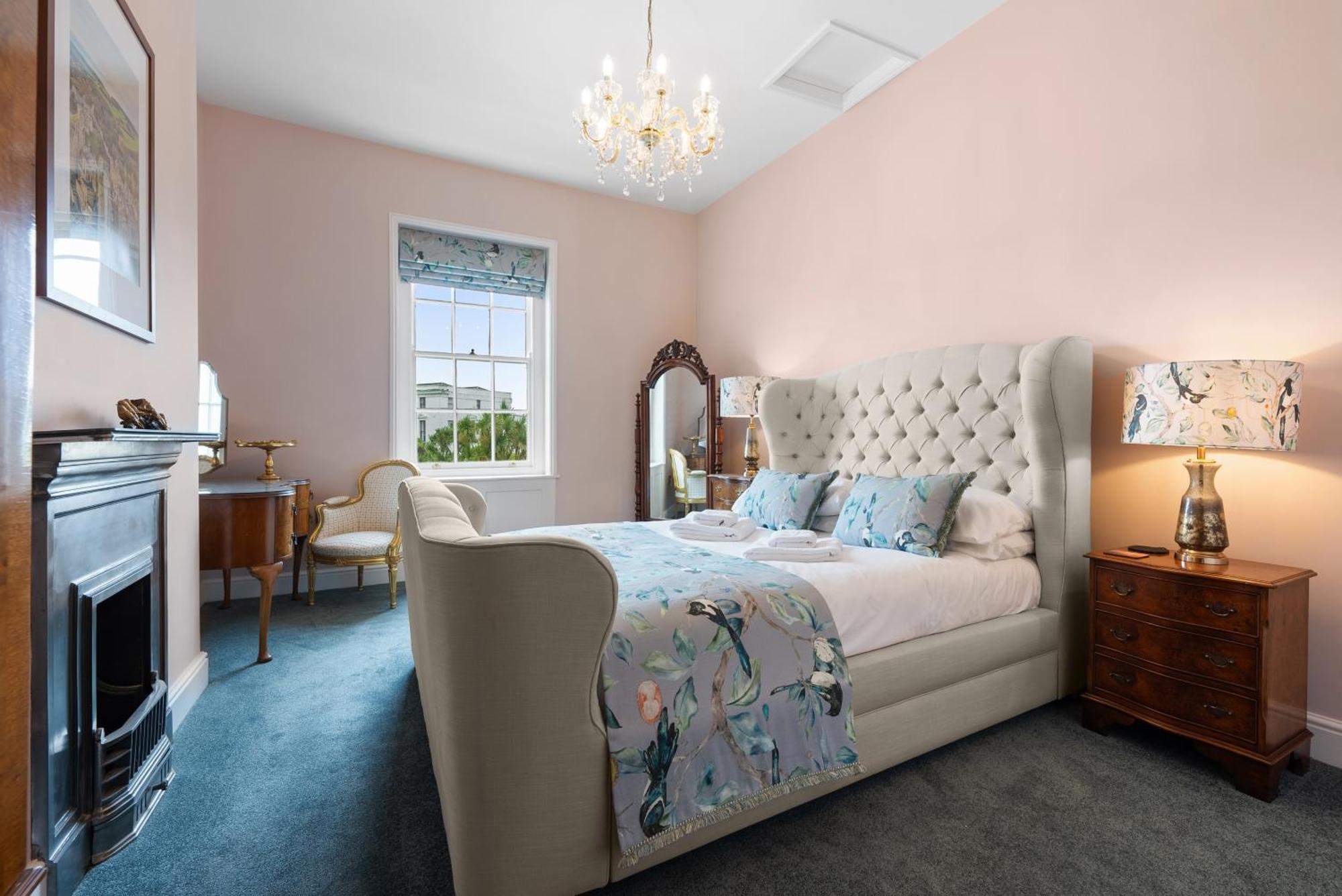 Luxury Georgian Home, Hot Tub, Sea View, Private Garden, Sleeps 6 Bognor Regis Exterior foto