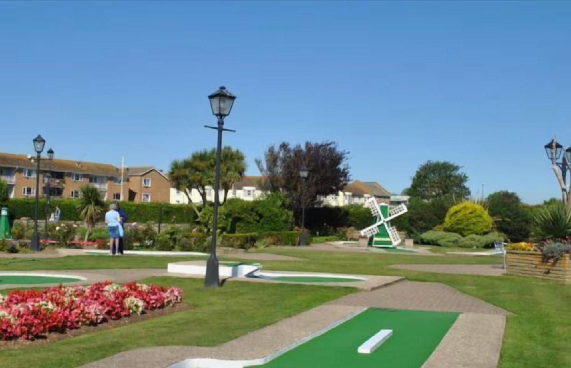 Luxury Georgian Home, Hot Tub, Sea View, Private Garden, Sleeps 6 Bognor Regis Exterior foto