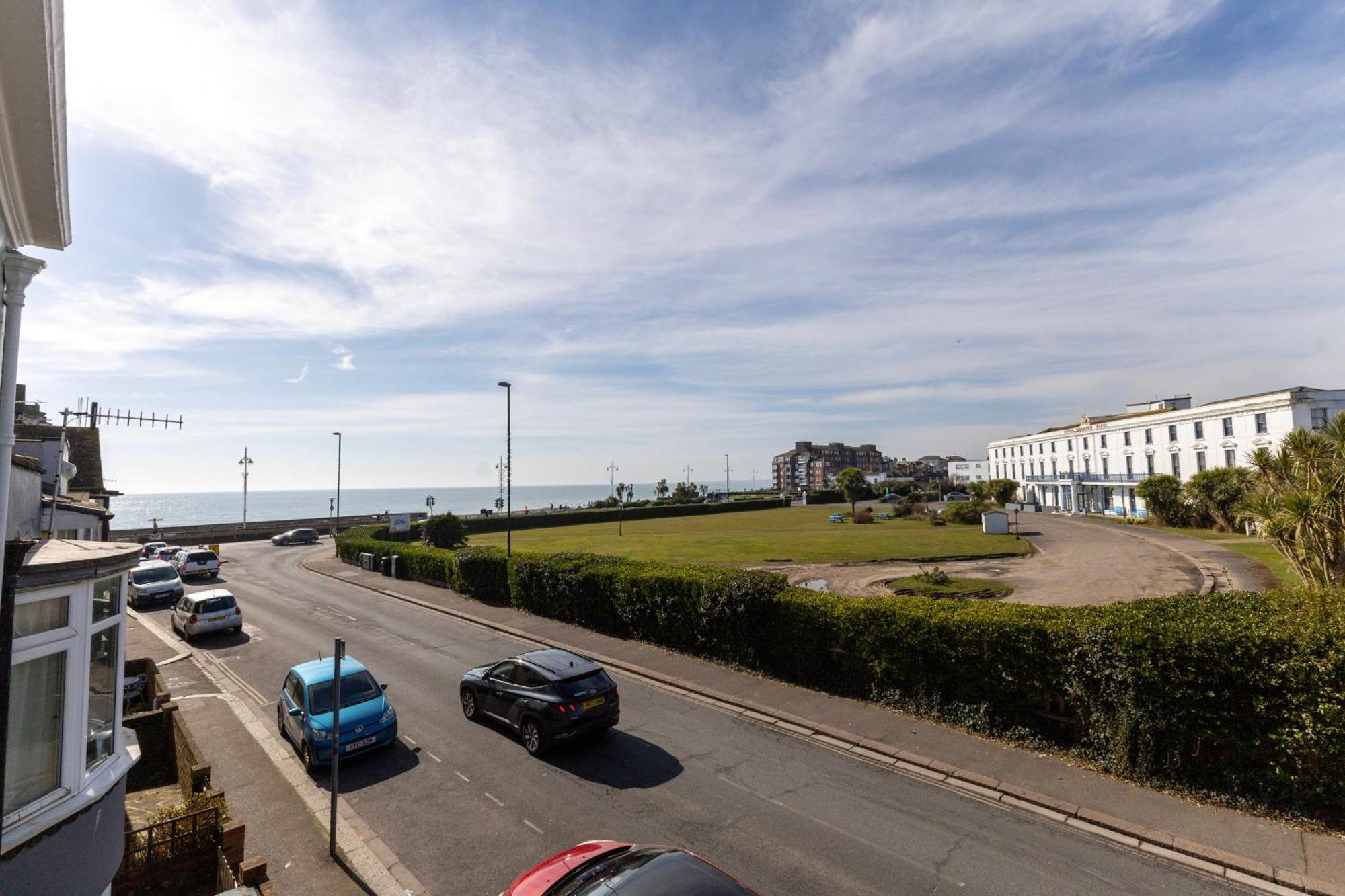 Luxury Georgian Home, Hot Tub, Sea View, Private Garden, Sleeps 6 Bognor Regis Exterior foto